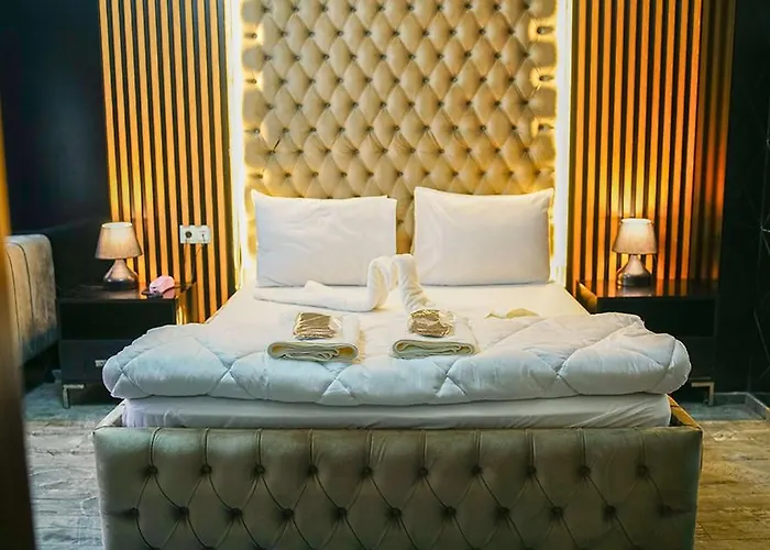 ホテル Oemer Agah Bayrampasa