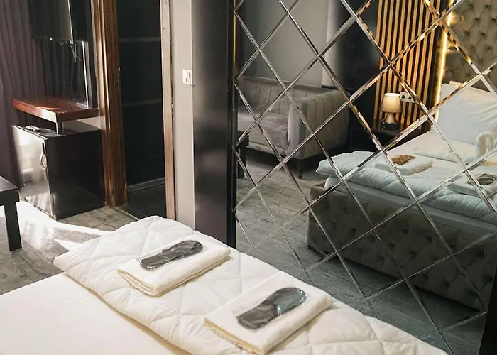 ホテル Oemer Agah Bayrampasa *